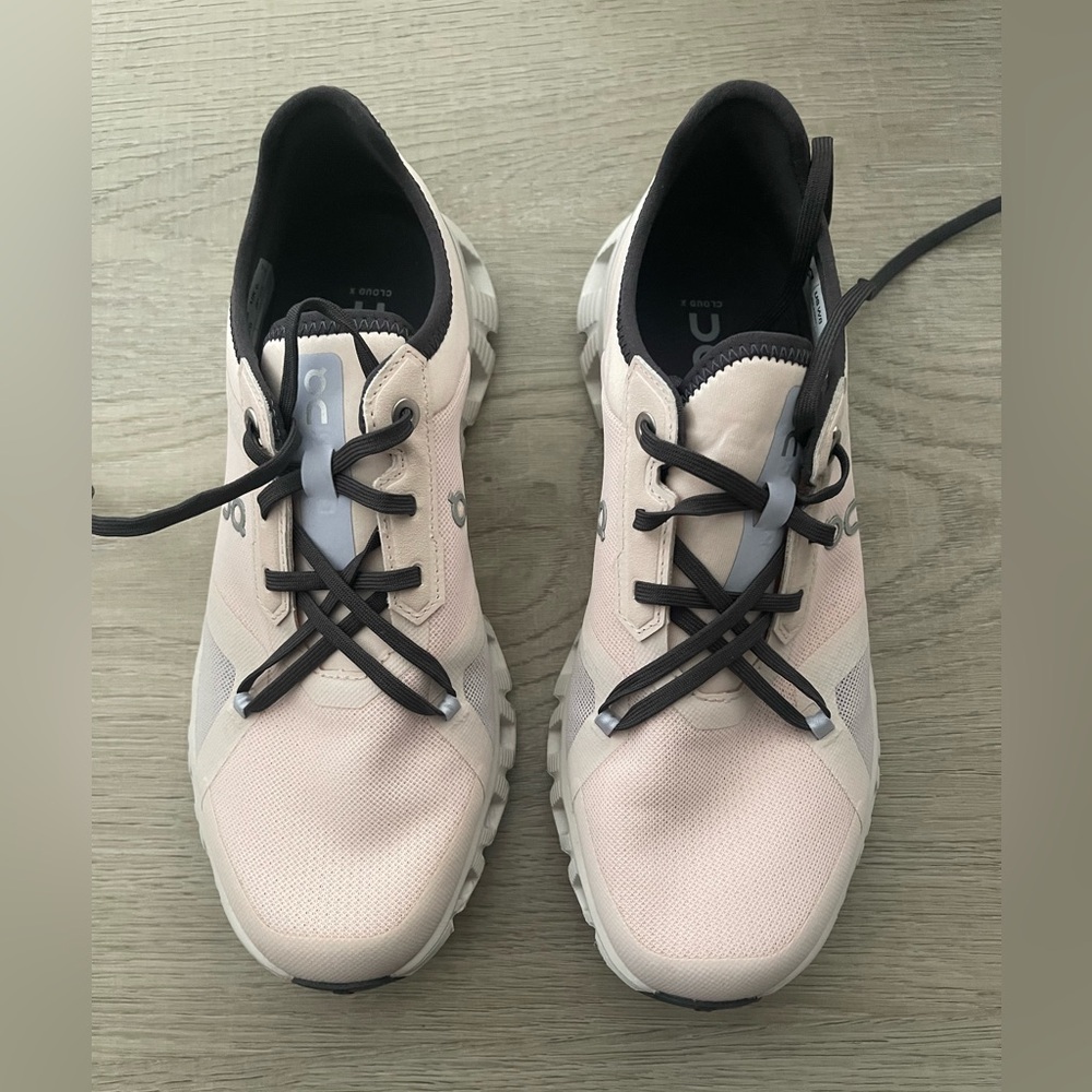 Women’s on running shoes